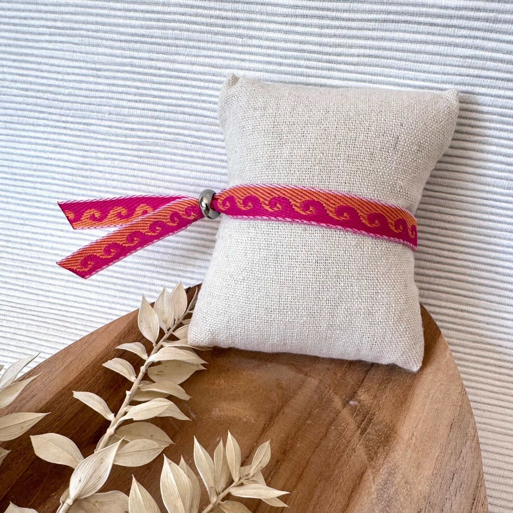 Stoffen armband golven